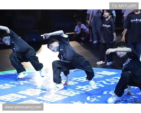 全国街舞大赛点评：武汉街舞队默契配合展现团队精神与实力