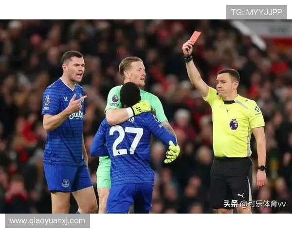 埃弗顿与曼联激战正酣在线观看精彩赛事全程回顾与分析