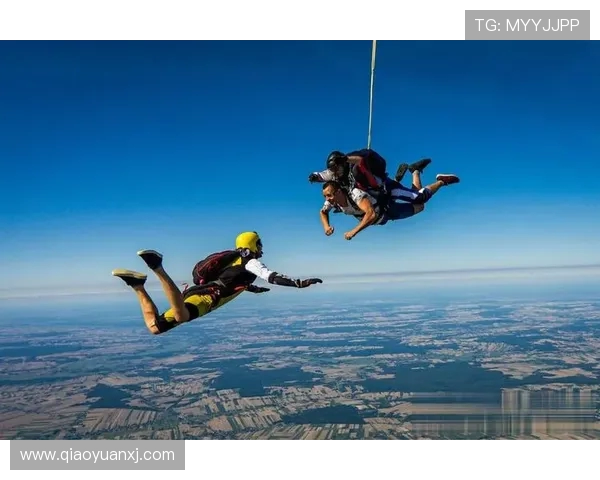重庆极限运动队的默契配合与挑战极限的精彩瞬间揭秘